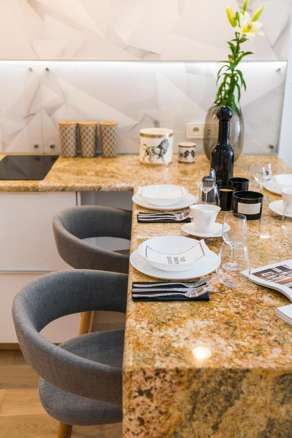 Ivory Apartment - Loftaffair Krakau Buitenkant foto